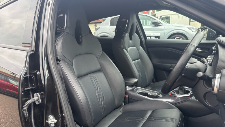 Nissan Juke 1.0 DiG-T 114 Tekna 5dr Petrol Hatchback